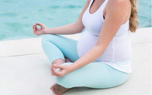 孕妇瑜伽有什么好处?孕妇瑜伽包括哪些内容(图4) 孕妇瑜伽有什么好处?孕妇瑜伽包括哪些内容(图4)